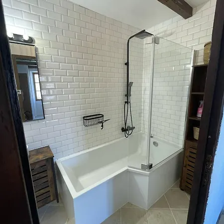 Charming With Private Pool In ヴィラ