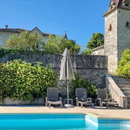 ヴィラ Charming With Private Pool In *